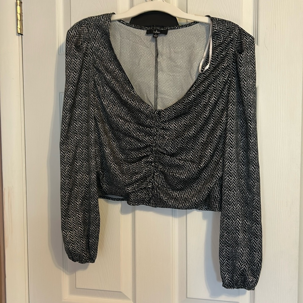 Lulus crop blouse